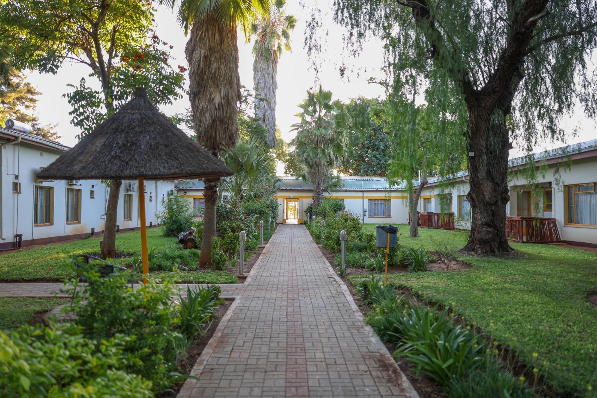 Cresta Botsalo Hotel Palapye Extérieur photo